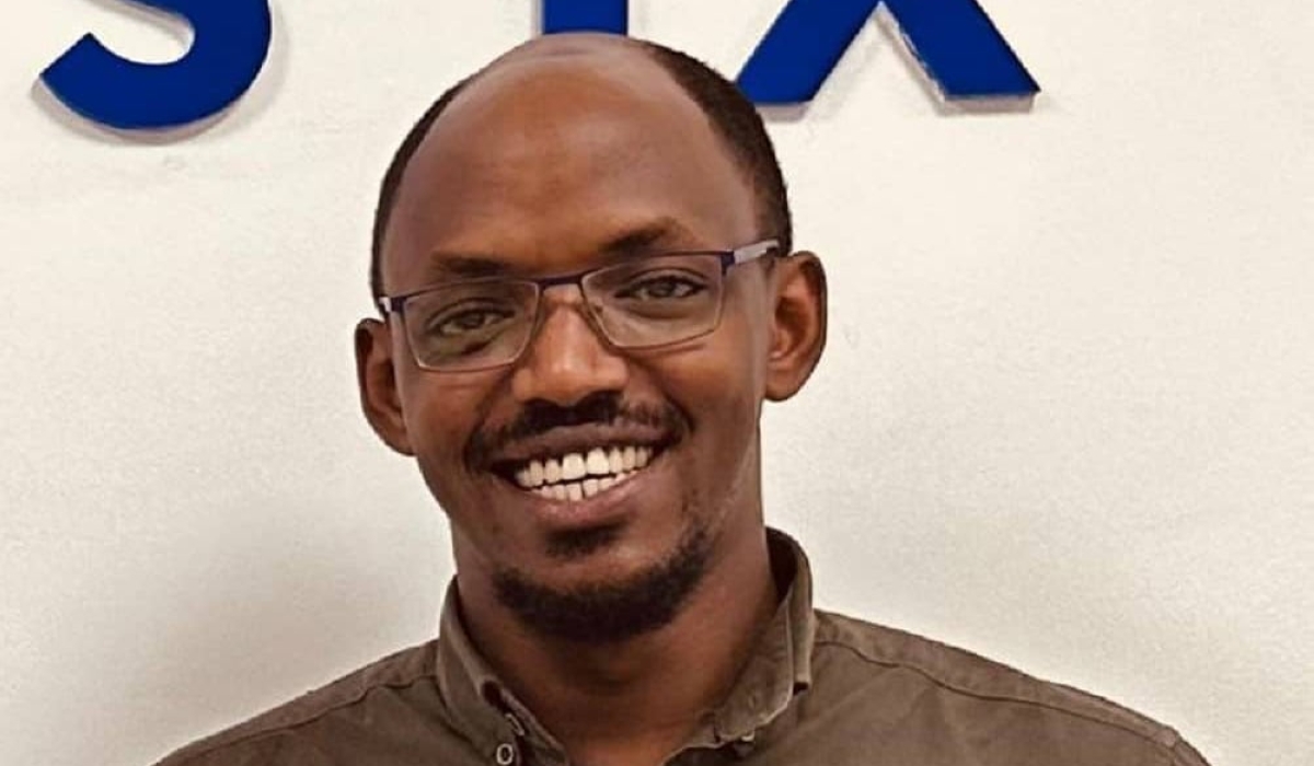 Davis Manzi, a 38-year-old businessman is accused of persuading people to invest in his online business.