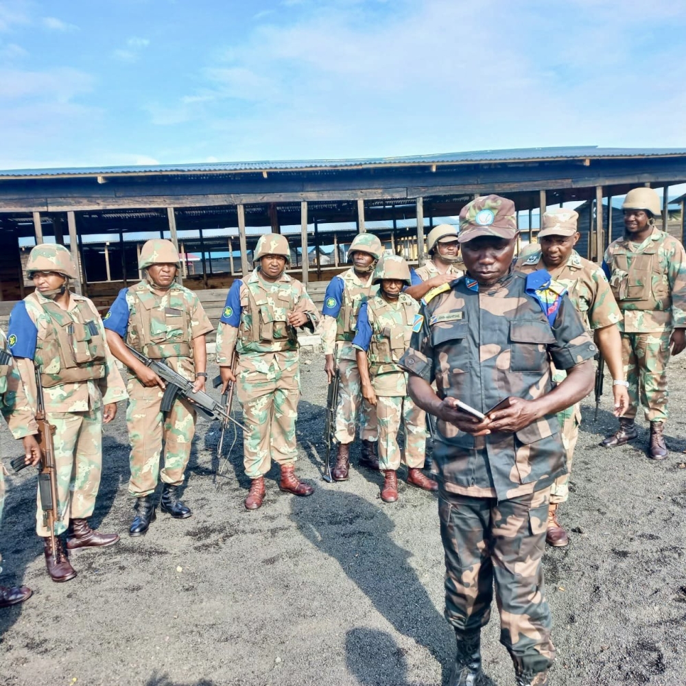 FARDC senior officer speaks to South African troops deployed in eastern DR Congo to fight alongside FARDC and FDLR genocidal group. Courtesy
