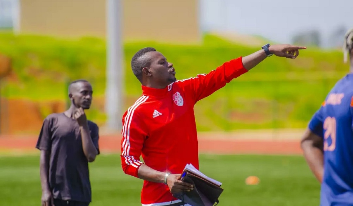 Etincelles FC have completed talks to sign Innocent Seninga as their new head coach.