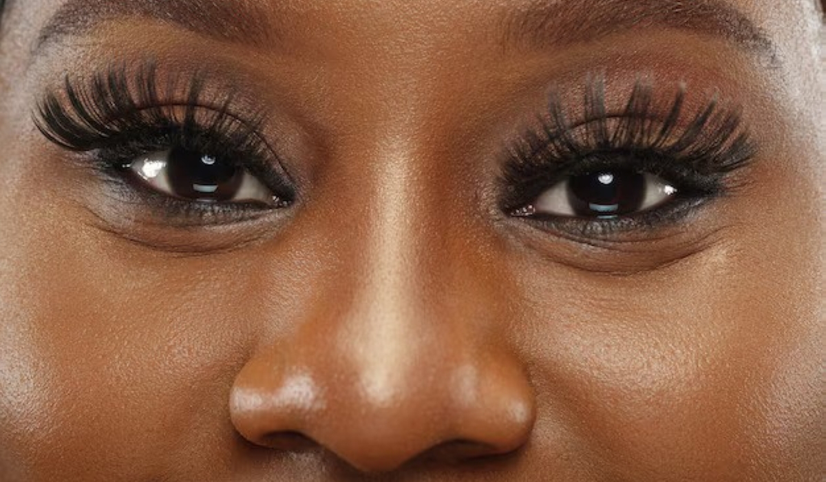 To stick eyelash extensions include chemicals and ingredients that may be irritating or harmful