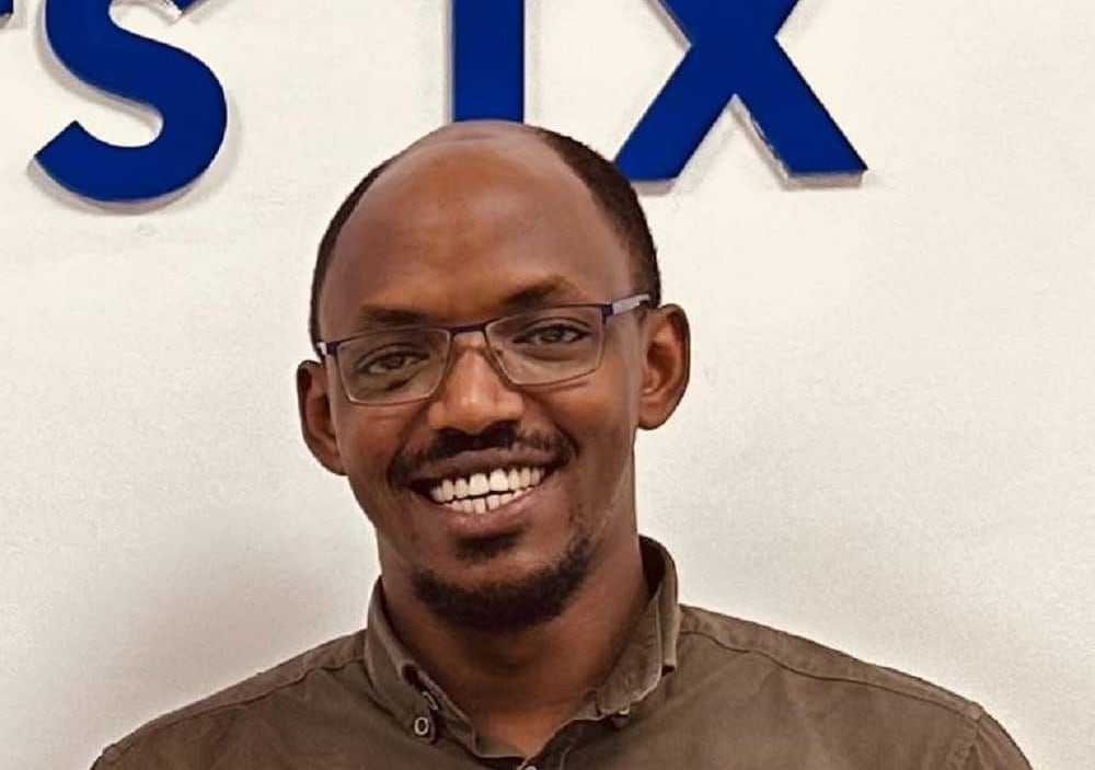 Davis Manzi, a 38-year-old businessman is suspected for persuading people to invest in his online business.