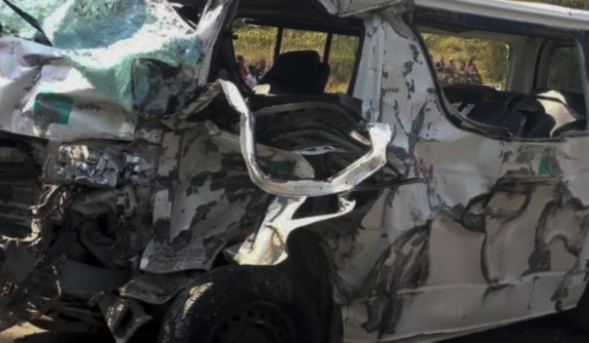 The accident which occurred at around 7 a.m., involved a minibus traveling from Gakenke District in the Northern province to Kigali with 19 passengers on board. 