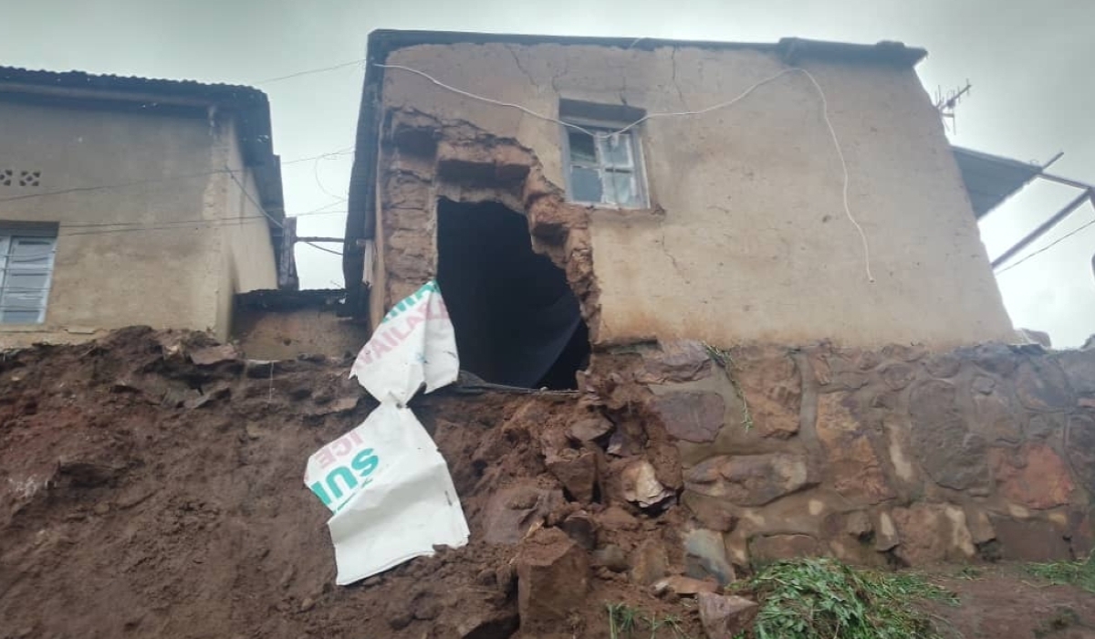 The Ministry of Emergency Management (MINEMA) has said 1,622 households located in disaster-risk hotspots need to relocate urgently before heavy rainfall.