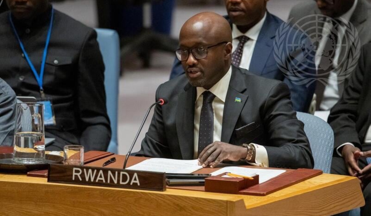 Olivier Nduhungirehe.