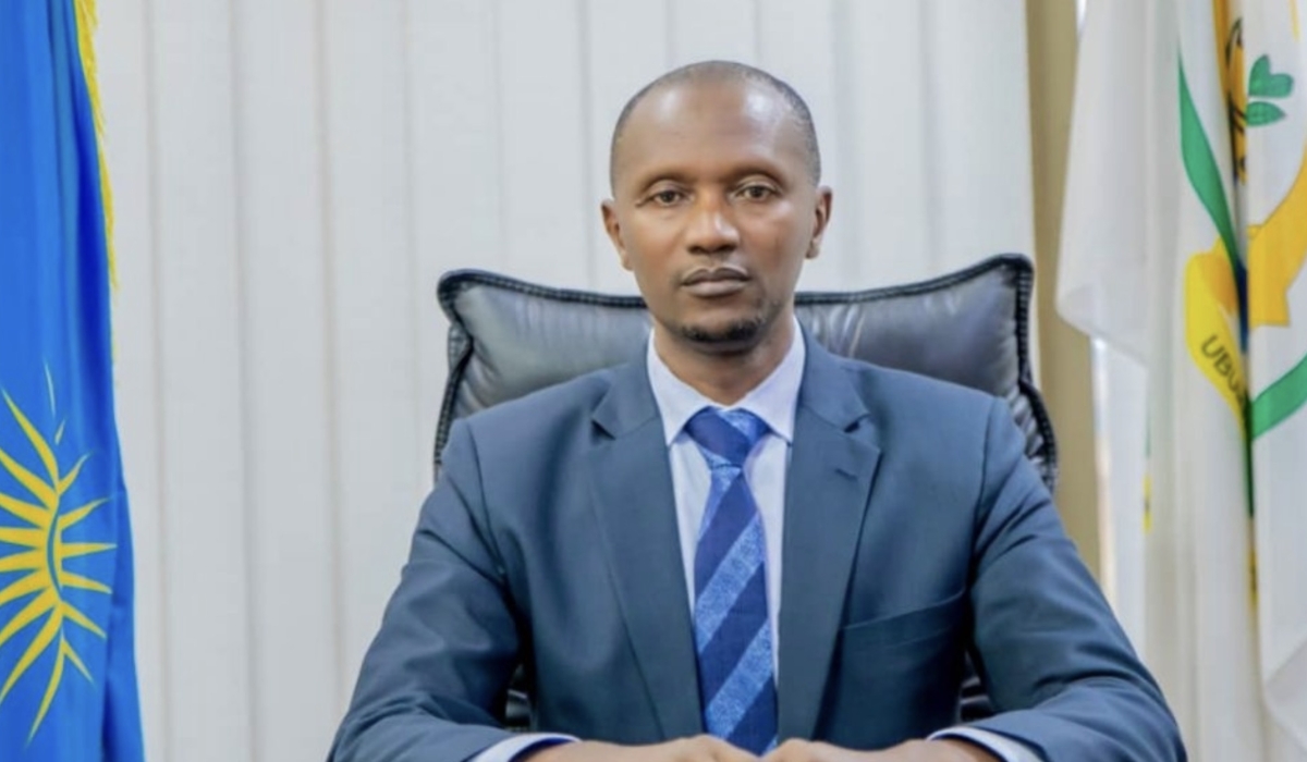 Nyanza District on April 15 announced that an extraordinary meeting of its council decided to dismiss Erasme Ntazinda from serving as its Mayor “because of failure to fulfil his responsibilities effectively.”