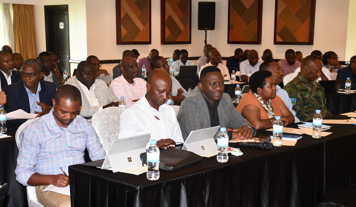 Officials discussing the implementation of sectorial decentralization in Rubavu District on Thursday, April 17. PHOTOS BY GERMAIN NSANZIMANA