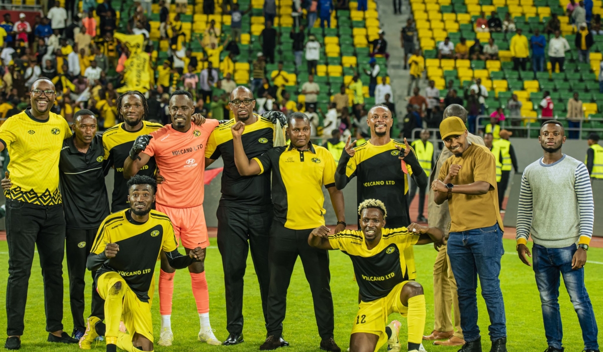 Mukura VS shot stopper Nicolas Ssebwato (4th from left) has vowed to eliminate Rayon Sports and qualify his team to the Peace Cup final-courtesy