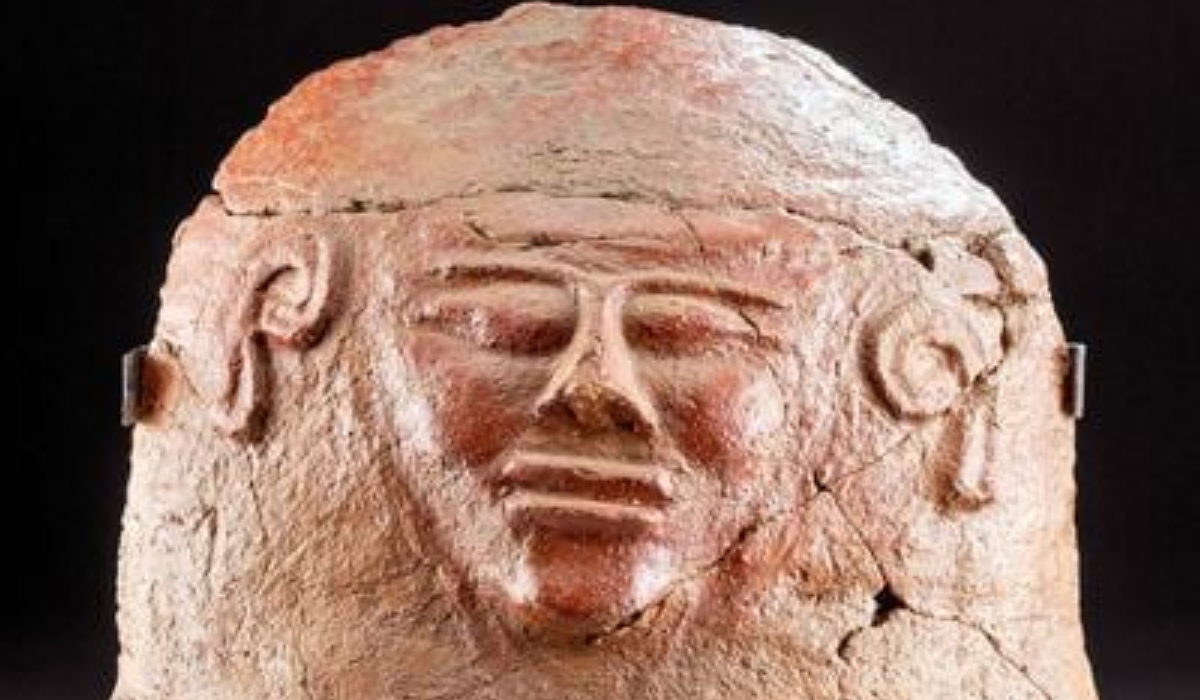 Egypt retrieves 21 smuggled ancient artifacts from Australia. internet