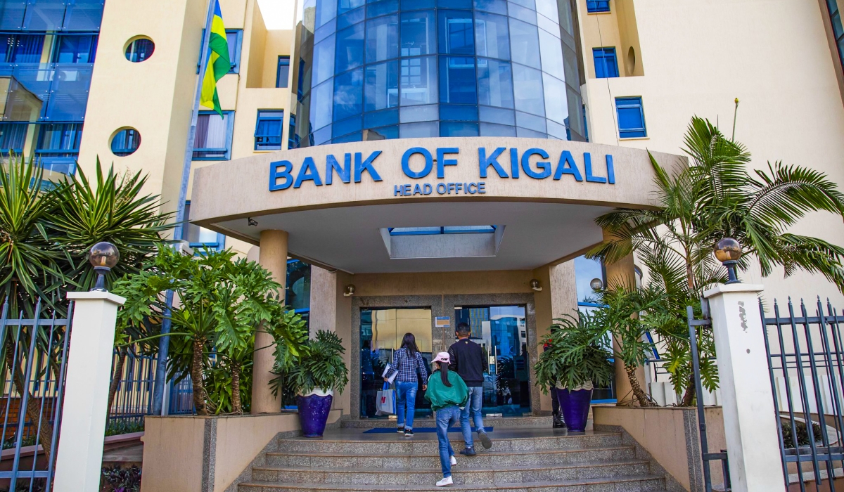 The banking industry provides a powerful example of this evolution of customer service. Craish BAHIZI