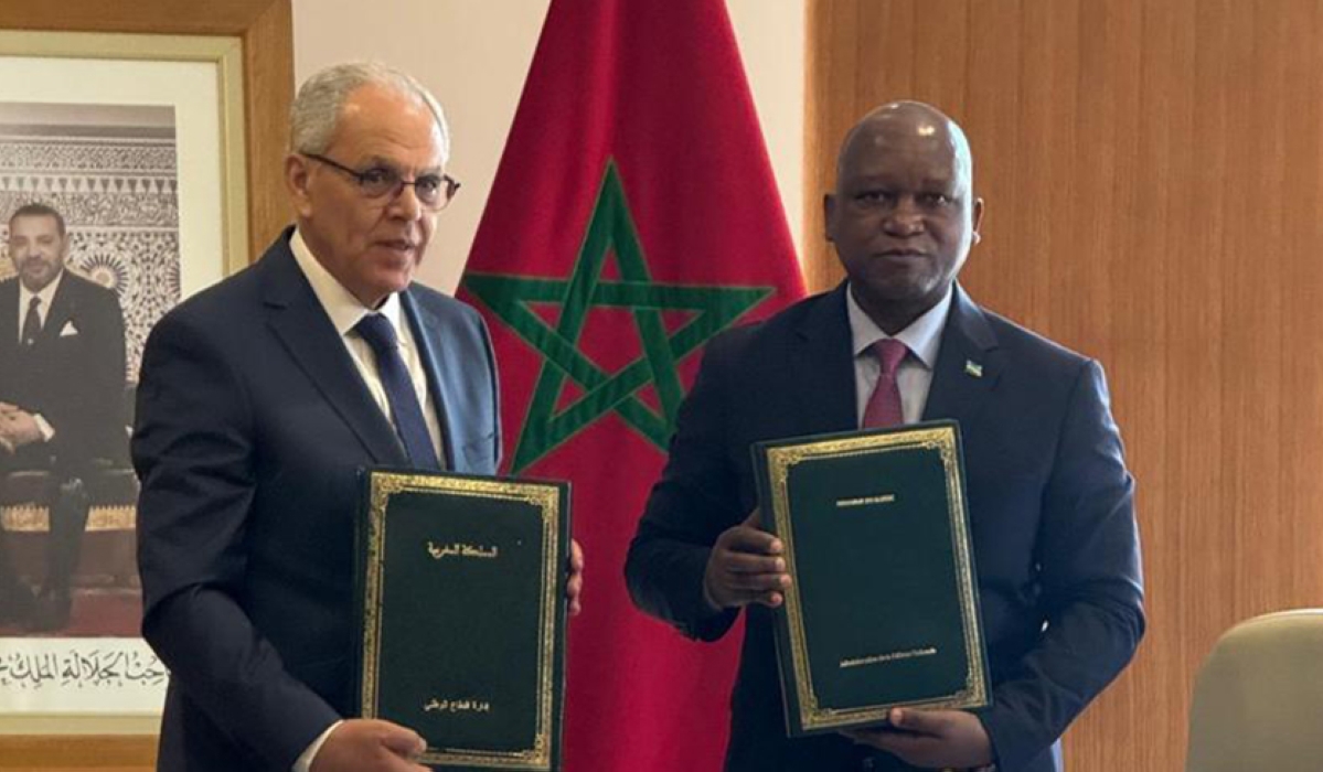 Morocco’s Minister Delegate in charge of the National Defense Administration Abdeltif Loudyi and Juvenal Marizamunda, Rwanda’s Minister of Defence, shortly after signing a military cooperation agreement between their two countries, on June 18.