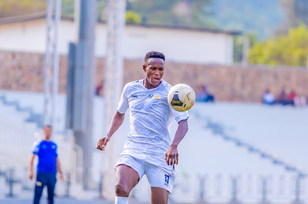 Defender Omborenga Fitina has criticised Rayuon Sports for acting unprofessional which is one of the reasons he deicded to leave the club to return to APR FC-courtesy