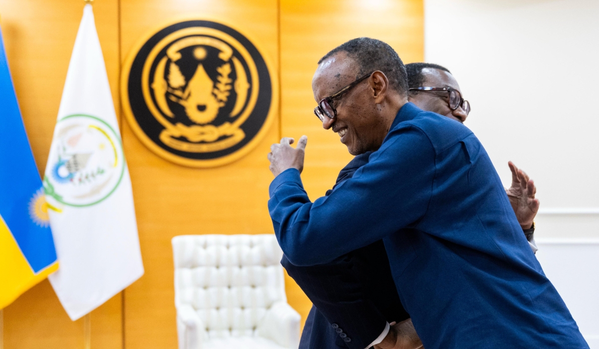 President Paul Kagame meets with Akinwumi Adesina, the outgoing President of the African Development Bank Group at Village Urugwiro on Wednesday, June 25. Photo by Village Urugwiro