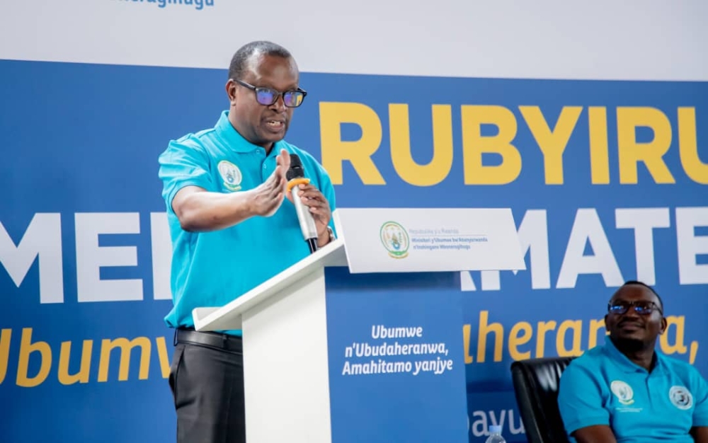 Minister of National Unity and Civic Engagement, Dr. Jean Damascène Bizimana, addresses youths during Rubyiruko Menya Amateka yawe Campaign in Rubavu District. Courtesy