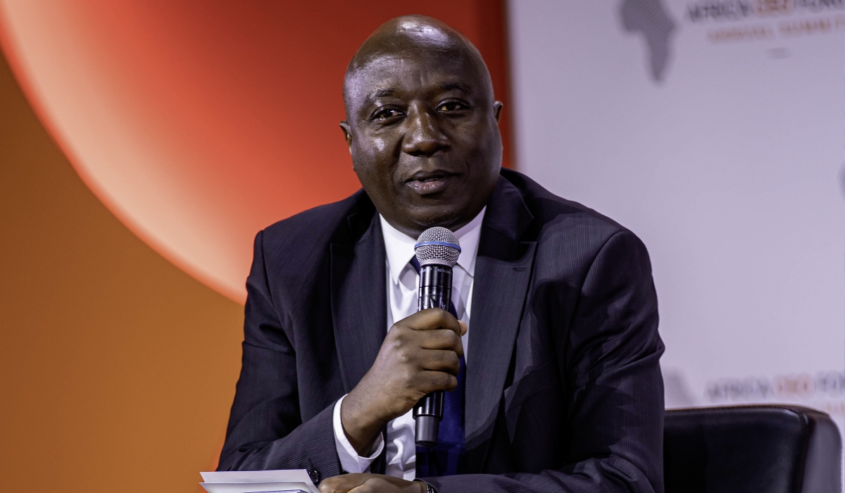 Édouard Ngirente expressed his deep gratitude to President Paul Kagame as he concluded his eight-year tenure as Rwanda’s Prime Minister. Photo by Dan Gatsinzi