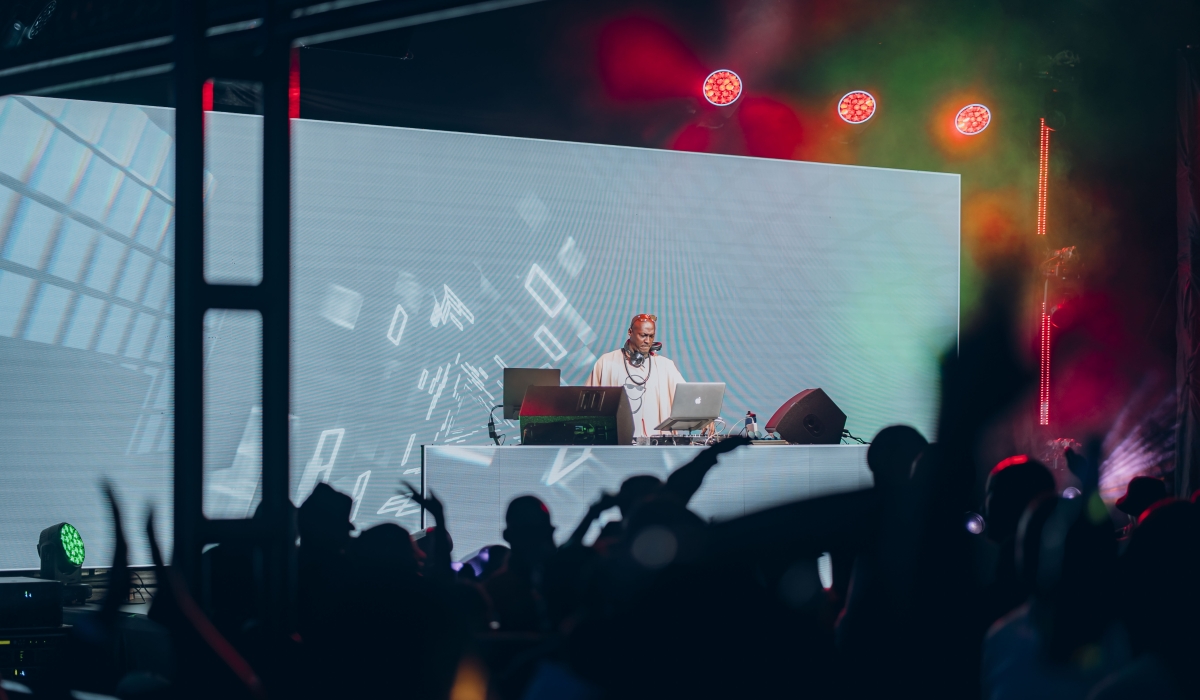 veteran DJ Nicolas Peks on the decks