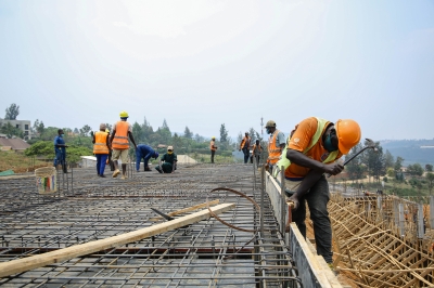 Construction workers at a building site in Kinyinya, Kigali. File photo.