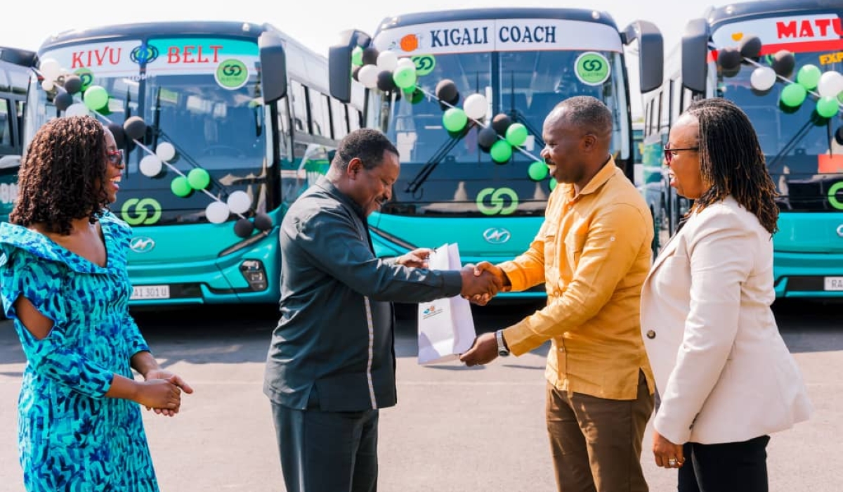 Officials during the launch of new emission-free buses in secondary cities in Rubavu town. The move is part of efforts to reduce greenhouse gas emissions as per climate action agenda in the country. Courtesy