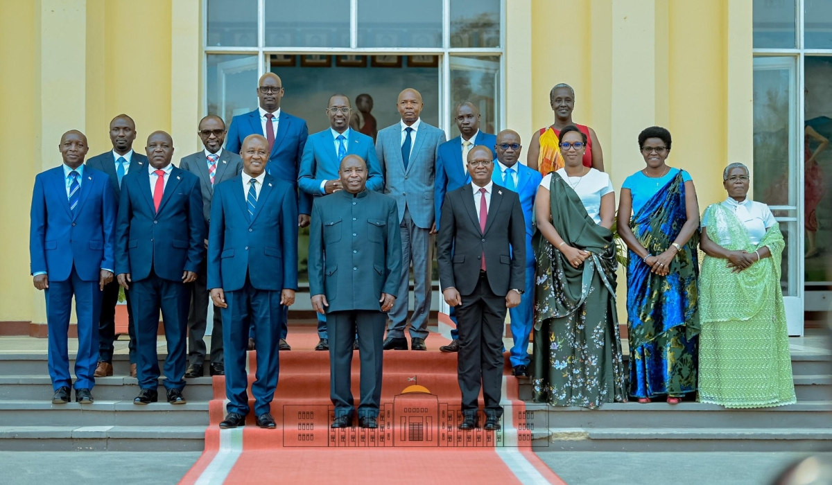 Burundi President Evariste Ndayishimiye poses for a photo with his new cabinet. Courtesy