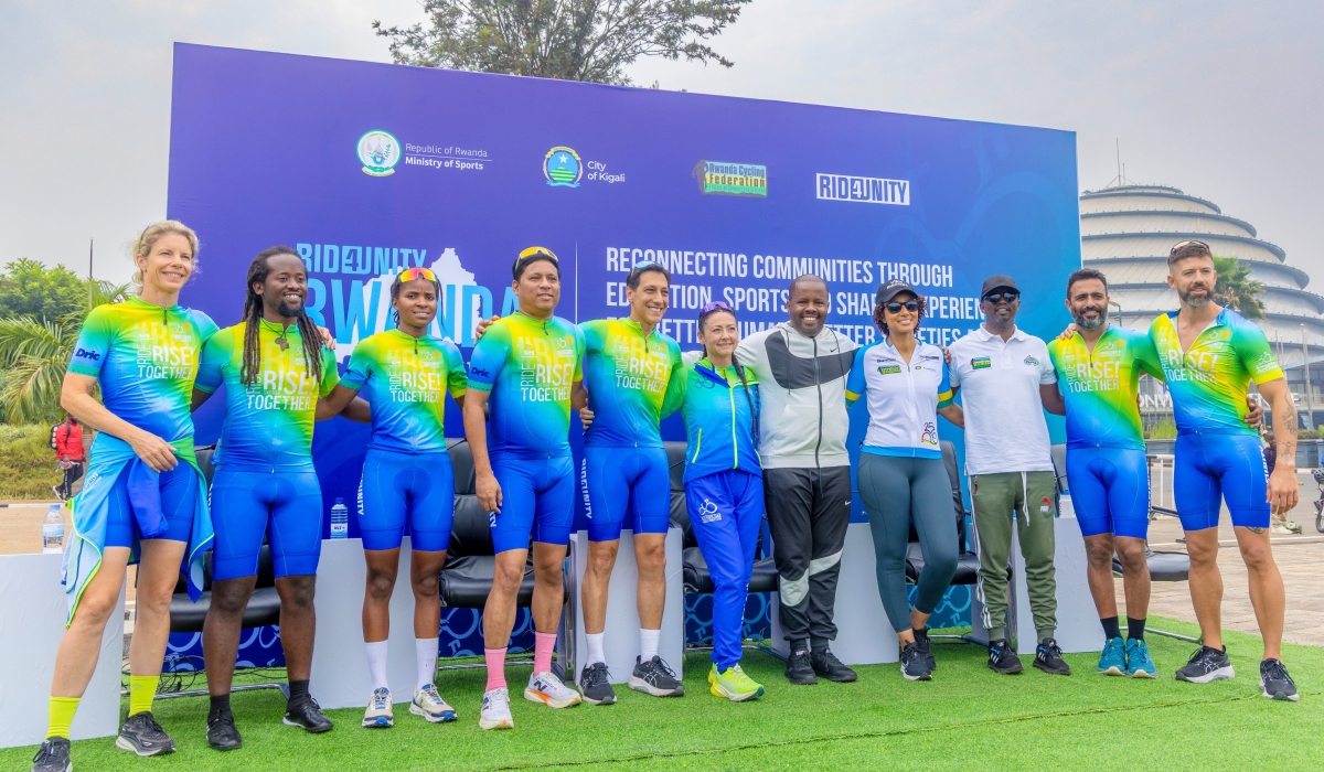 Mayor of City of Kigali Dusengiyumva and members of  Ride for Unity (RFU) at Kigali Car Free Day on Sunday, August 17. Photos by Titus Manzi
