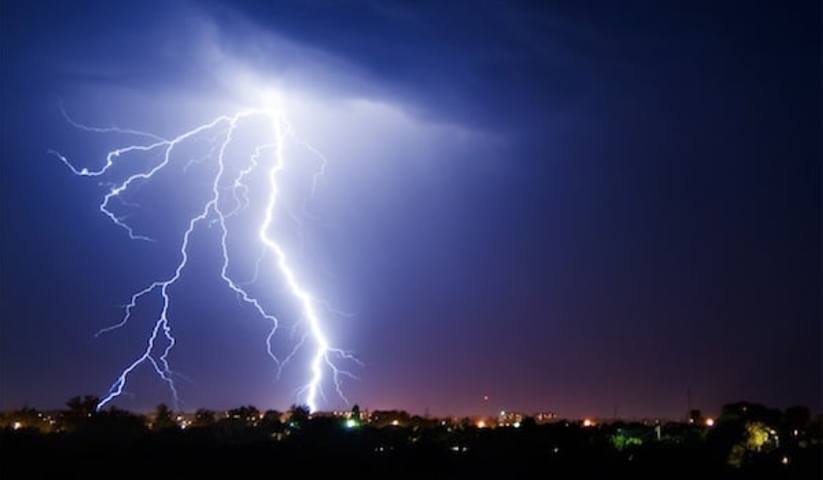 Lightning strikes killed three people and left nine others with injuries during the night of Sunday, August 17-18