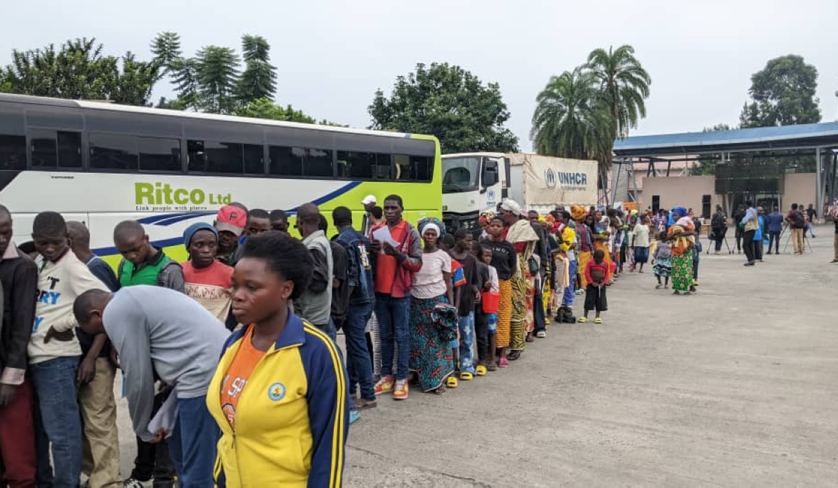 Rwandan citizens returning from various parts of DR Congo arrived at the Grande Barrière border post in Rubavu District on Monday, August 25. Photo by Germain Nsanzimana