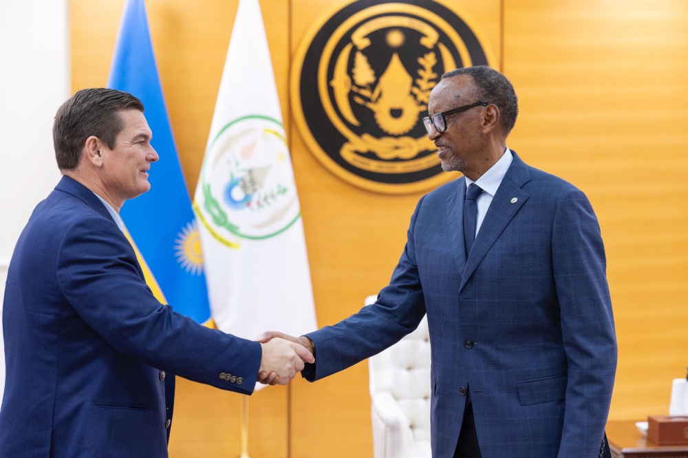 President Paul Kagame receives Austin Scott and his delegation at Village Urugwiro on Tuesday, August 26. Photo by Village Urugwiro