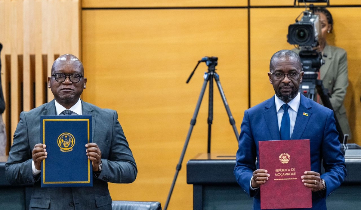 Rwanda’s Minister of Defence Juvenal Marizamunda  and Mozambique’s Minister of National Defence, Cristóvão Artur Chume signed the Status of the Force Agreement (SOFA) on support to fight terrorism in Mozambique. Photo by Viallage Urugwiro