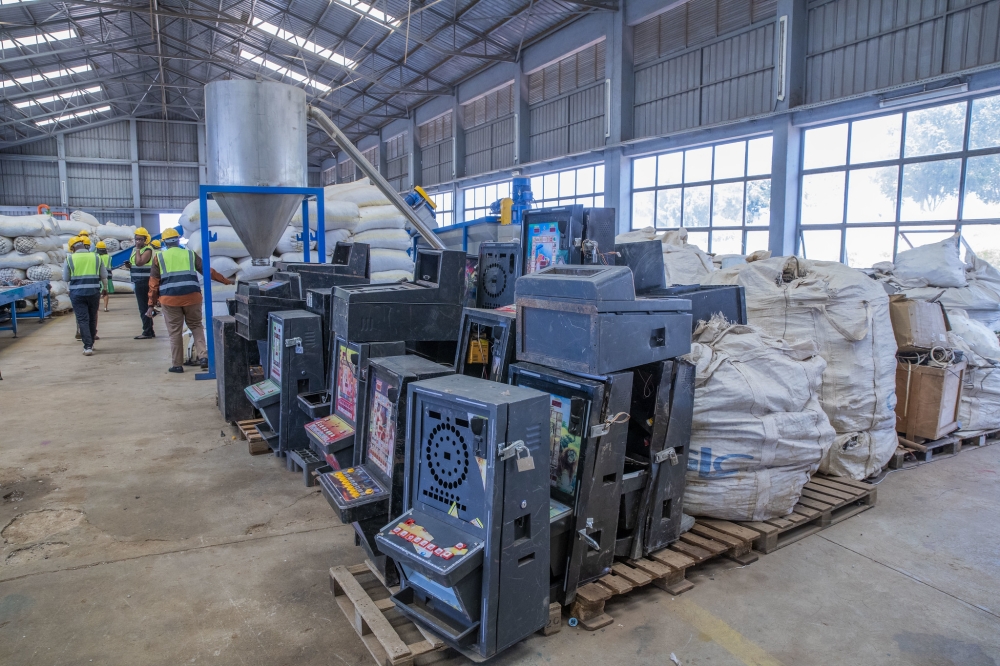 More than 7,000 unlicenced slot machines are set to be removed from the Rwandan market, dismantled and recycled into other products. Craish BAHIZI