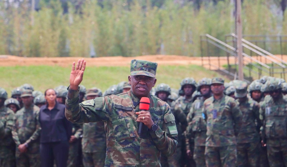 Gen Nyakarundi speaks to the new contingent during a briefing that took place on Saturday at Rwanda Military Academy.