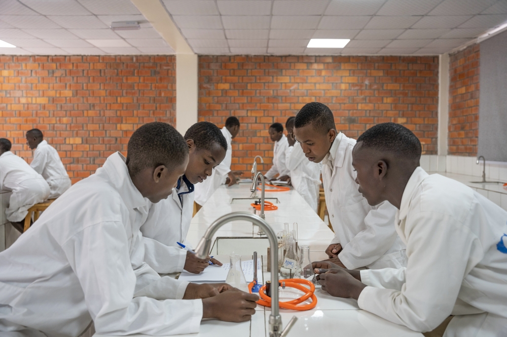 Students during a group work in laboratory at GS Munini. File