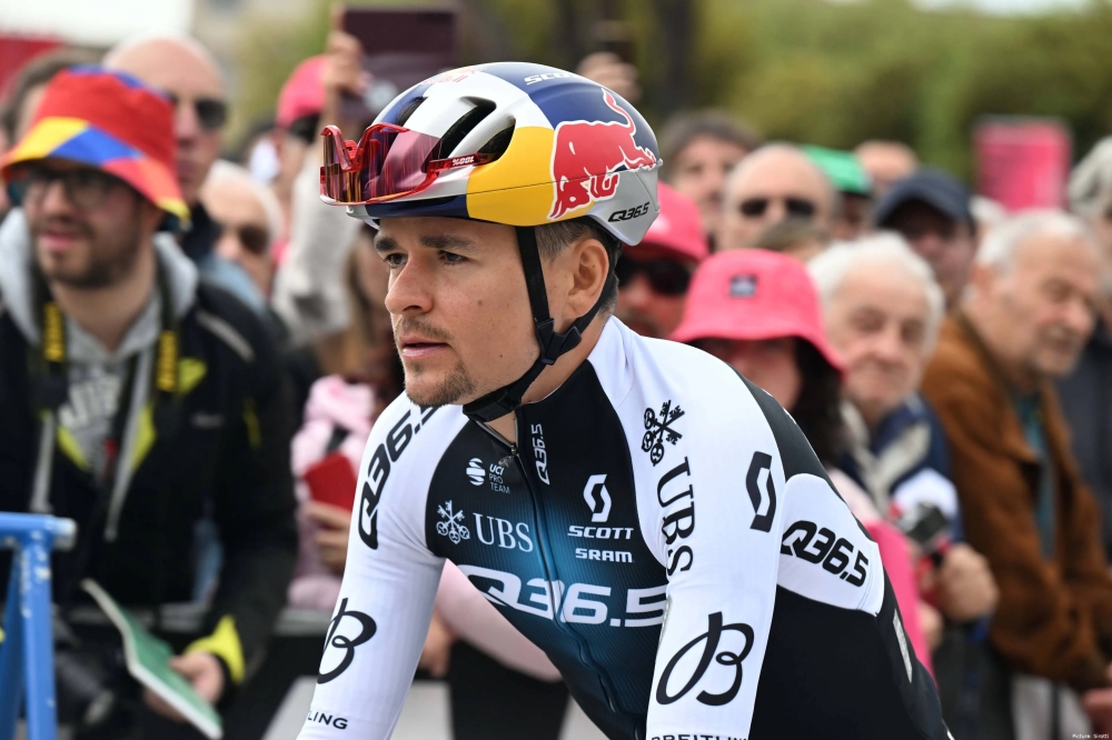 Two-time Olympic mountain bike champion Tom Pidcock will lead the British team at the UCI Road World Championships in Rwanda