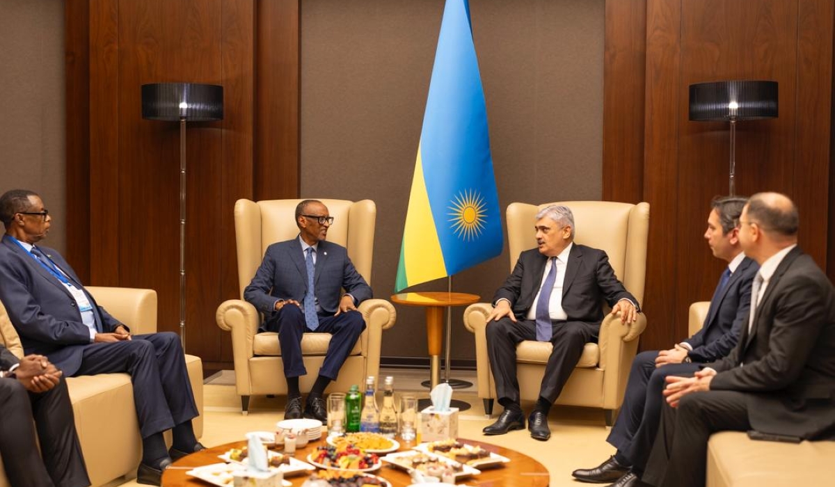 Upon arrival in Baku, on Friday, September 19, President Kagame was welcomed by Azerbaijani Deputy Prime Minister Samir Sharifov.