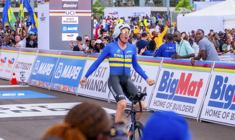 Swedish prospect Jakob Söderqvist stormed to victory and claimed his first rainbow jersey in the men’s Under-23 time trial. Photo by Umunota