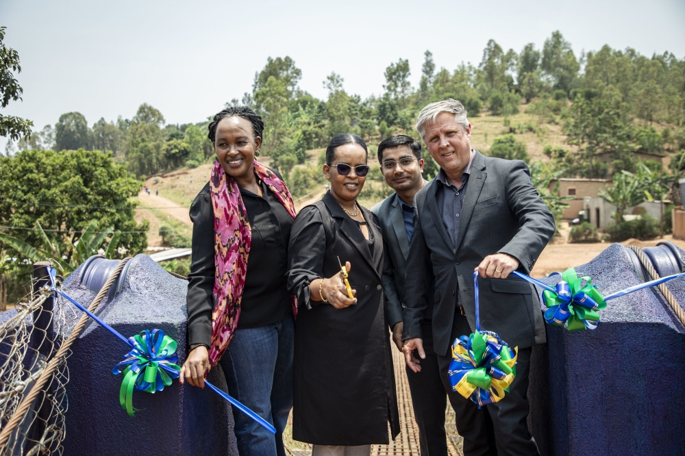 Officials open a new bridge linking Kabeza and Nyabikenye cells in the Gatenga Sector of Kicukiro District, on Thursday, September 17. Photos by Dan Gatsinzi