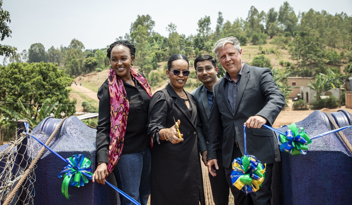 Officials open a new bridge linking Kabeza and Nyabikenye cells in the Gatenga Sector of Kicukiro District, on Thursday, September 17. Photos by Dan Gatsinzi