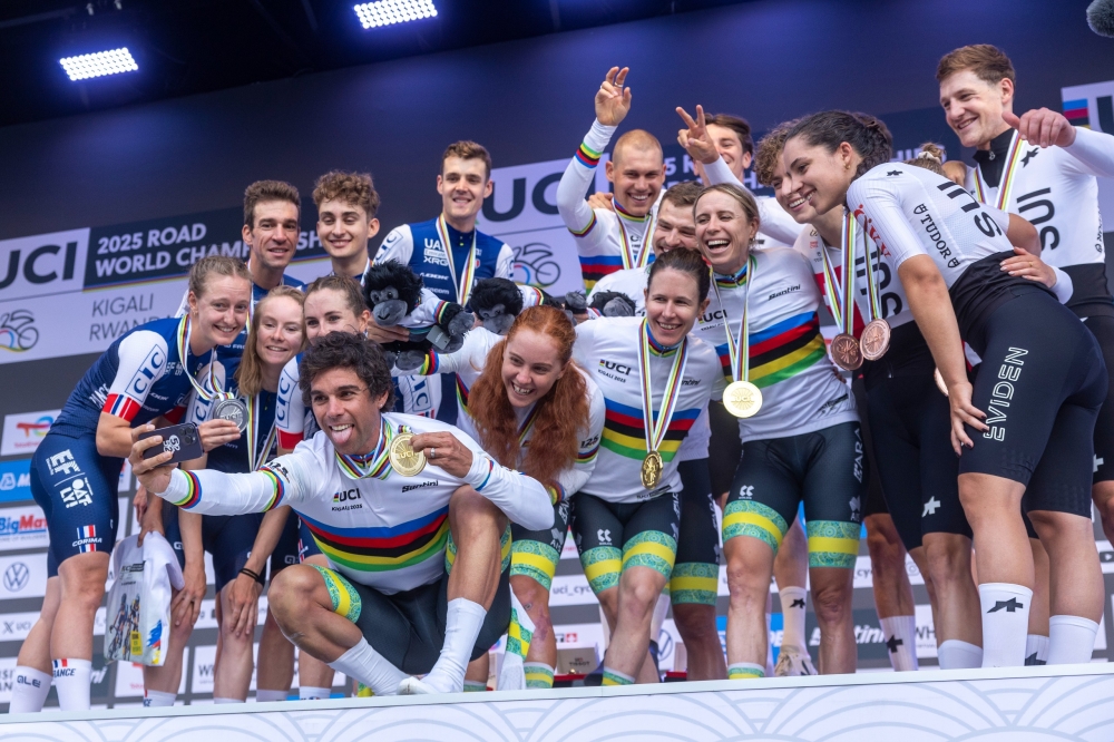 Team Australia, France and Switzerland pose for a selfie after Australia retained their Mixed Relay TTT world title at the UCI Road World Championships in Kigali on Wednesday, September 24. The Australians covered the 41.8km course in 54:30.47, finishing five seconds ahead of France, with Switzerland third at 18 seconds behind. Photos by Olivier Mugwiza and Dan Gatsinzi