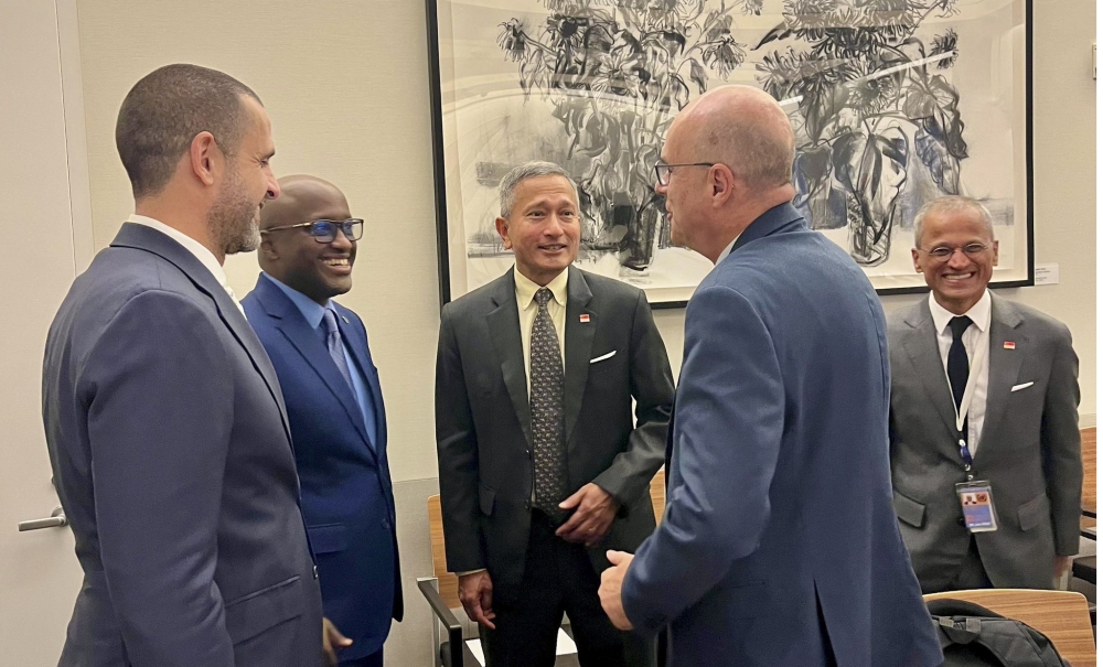 Minister Nduhungirehe interacts with other delegates at the 18th Ministerial Meeting of the Global Governance Group (3GMM), held on the sidelines of the UN General Assembly, on September 25.