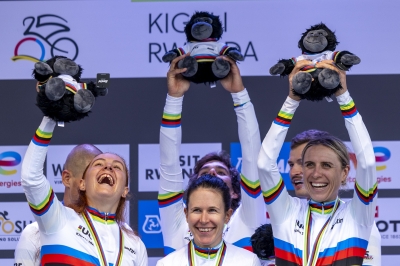 Team Australia celebrate the victory after claiming Gold medal at the UCI Road World Championships in Kigali on Wednesday, September 24. The victory highlighted Australia’s consistency after edging Germany last year in Zurich. Photos by Olivier Mugwiza and Dan Gatsinzi