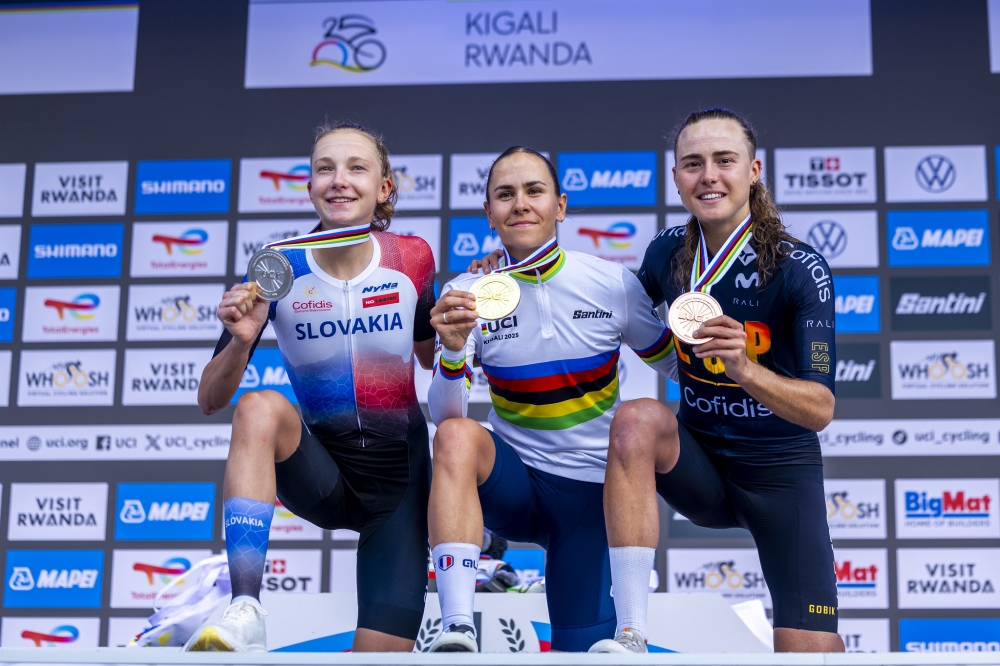 France’s Célia Gery struck gold, winning in 3 hours, 24 minutes, and 26 seconds. The 19-year-old edged Slovakia’s Viktória Chladonová by two seconds, while Spain’s Paula Blasi claimed bronze, finishing 12 seconds later.