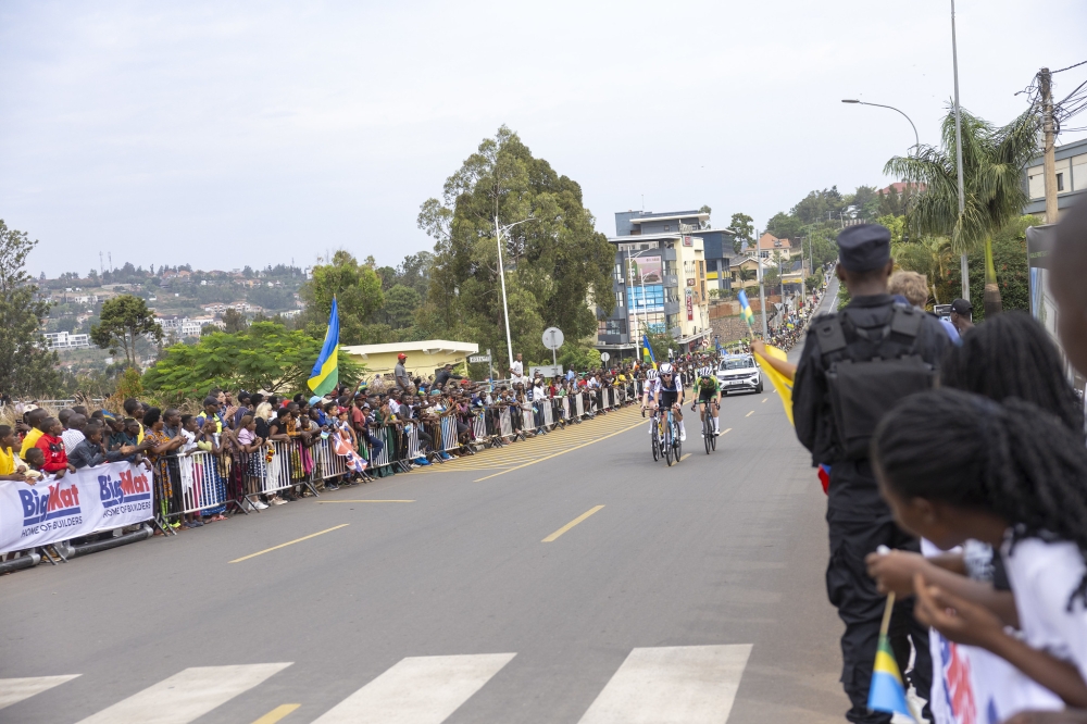 Thousands of fans at Kabuga ka Nyarutarama watch the race that is taking place on African soil for the first time.