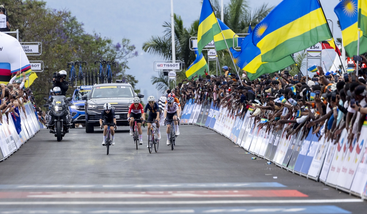 Rwandans turned out in thousands, spilling into fan zones and lining the routes at Mur de Kigali, Nyabugogo, Mu Kabuga ka Nyarutarama, and other iconic spots. OLIVIER MUGWIZA
