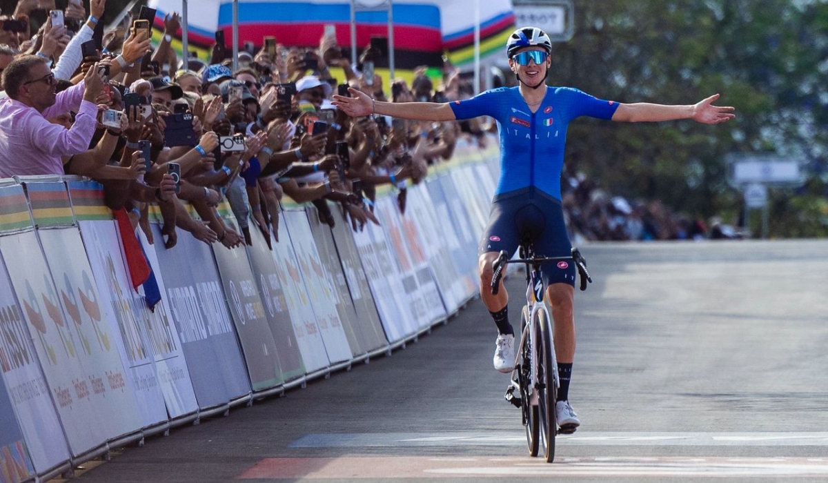 Italian rider Lorenzo Finn, 18, claimed gold in the men’s Under-23 race at the UCI World Cycling Championships in Kigali on Friday, September 26, 2025. Olivier Mugwiza