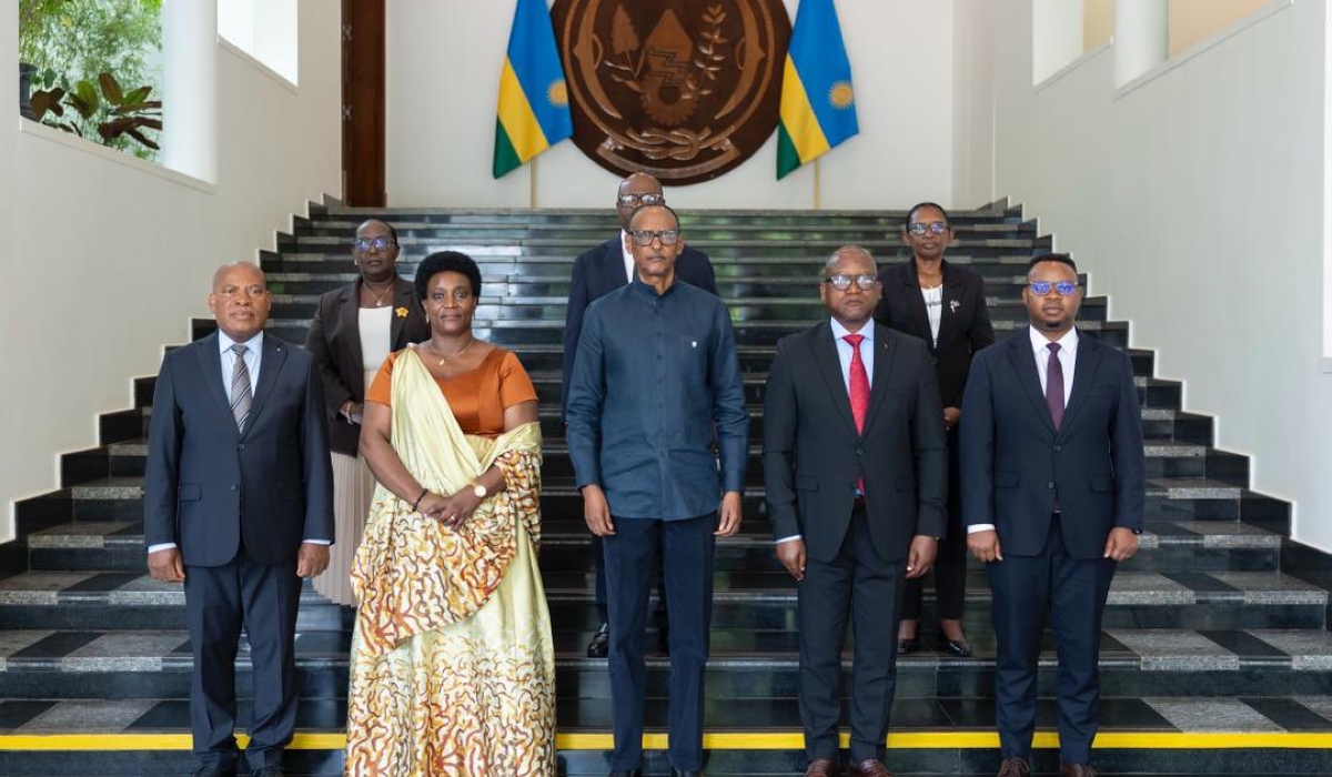 President Kagame poses for a photo with Juvenal Marizamunda, Minister of Defence and Consolée Uwimana, Minister of Gender and Family Promotion, Minister of State for  ICT and Innovation, Yves Iradukunda.