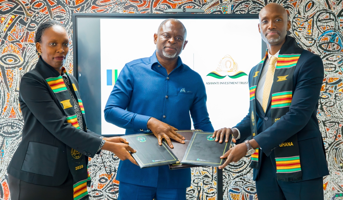 (L-R) Rwanda Mines, Petroleum and Gas Board (RMB) CEO Alice Uwase, and Oheneba Yaw Otchrere, Chairman of the Ashanti Investment Trust and Rwanda Development Board (RDB) CEO Jean-Guy Afrika during the signing ceremony on Thursday, October 9. Courtesy