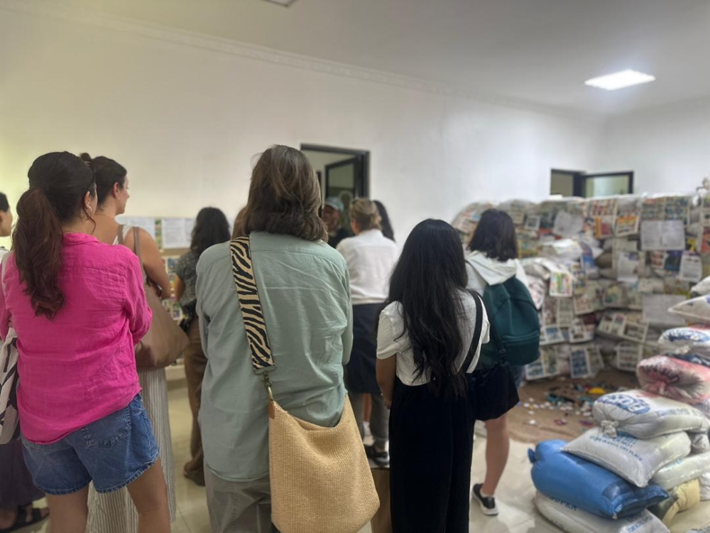 Various art enthusiasts visit King Ngabo&#039;s art exhibition which has been going on since October 8-courtesy photos