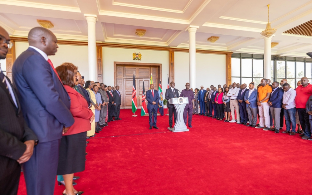 Kenya’s President, William Ruto, and delegates observe a moment of silence to pay tribute to the late former Prime Minister Raila Odinga. Courtesy