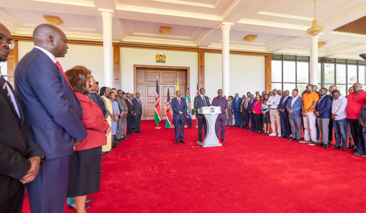 Kenya’s President, William Ruto, and delegates observe a moment of silence to pay tribute to the late former Prime Minister Raila Odinga. Courtesy
