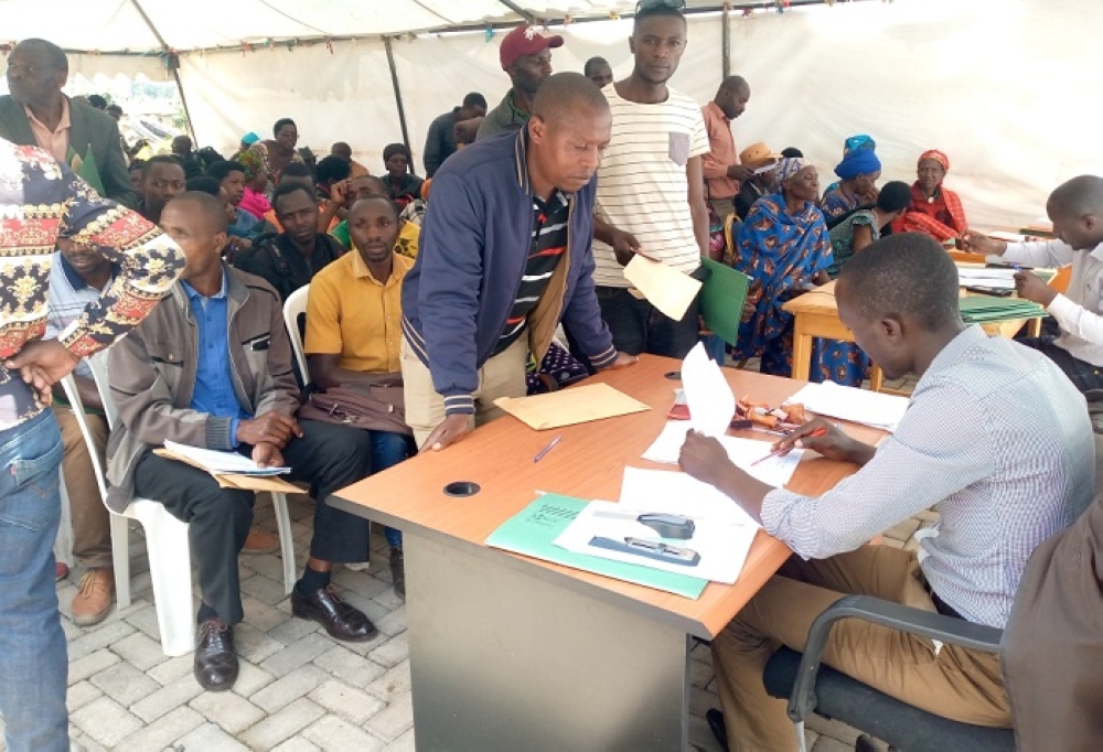 Residents meet land officials for land title disputes in Musanze District. File