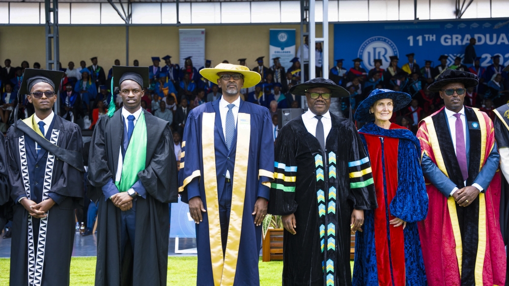 Prime Minister Justin Nsengiyumva, Minister of Education Joseph Nsengimana and University of Rwanda officials pose for a group photo with the top performers at the event.