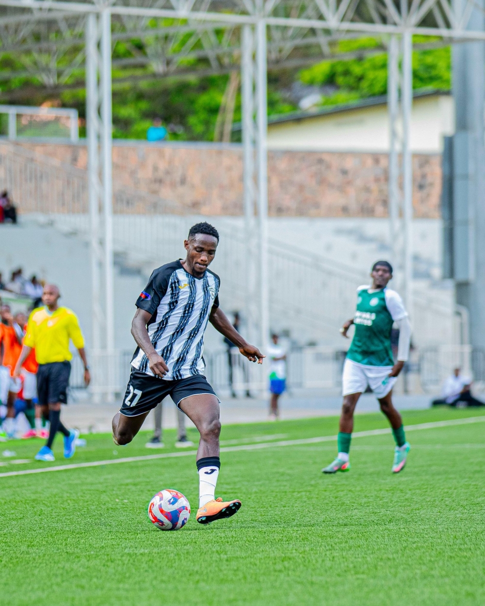 APR&#039;s Bosco Ruboneka in action during the game. Photo by APR FC media.